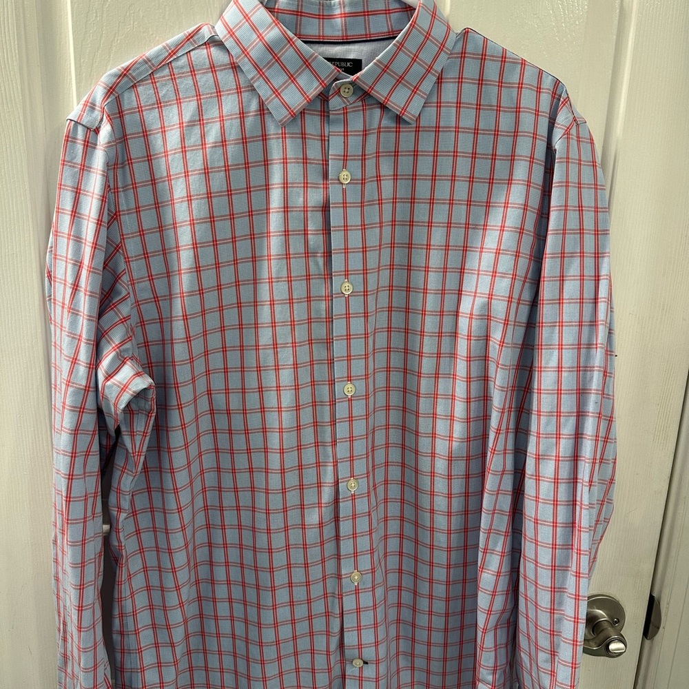 Banana Republic - Men’s button down - Size Large
